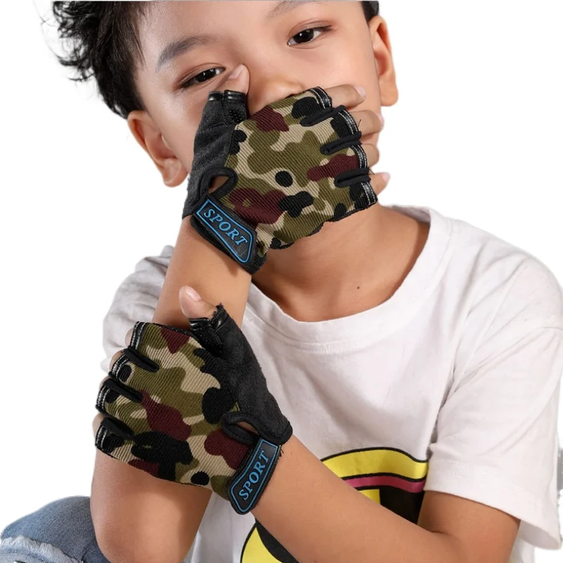 1 Pair Camo Sports Gloves for Children Kids Half Finger Riding Cycling Running Gloves for Boys Girls Outdoor Sports Gloves - Image 4