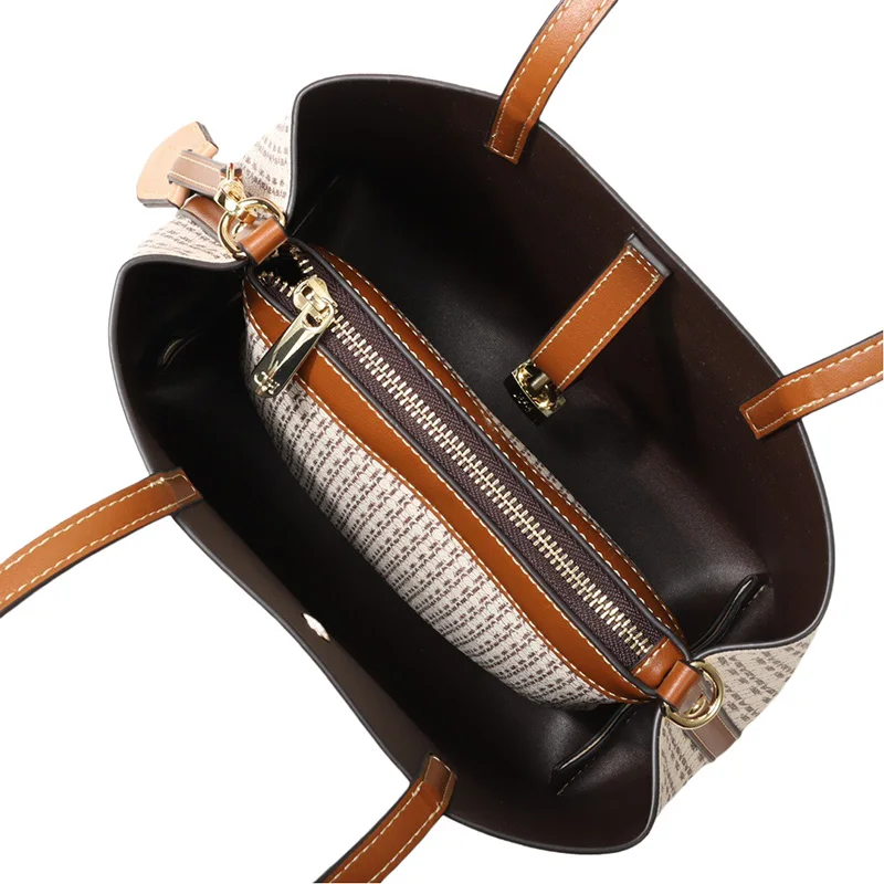 CH Women's Bag 2024 New Large Capacity Single Shoulder Messenger Small Bucket Bag 100% Leather Metal Decoration Women's - Image 6